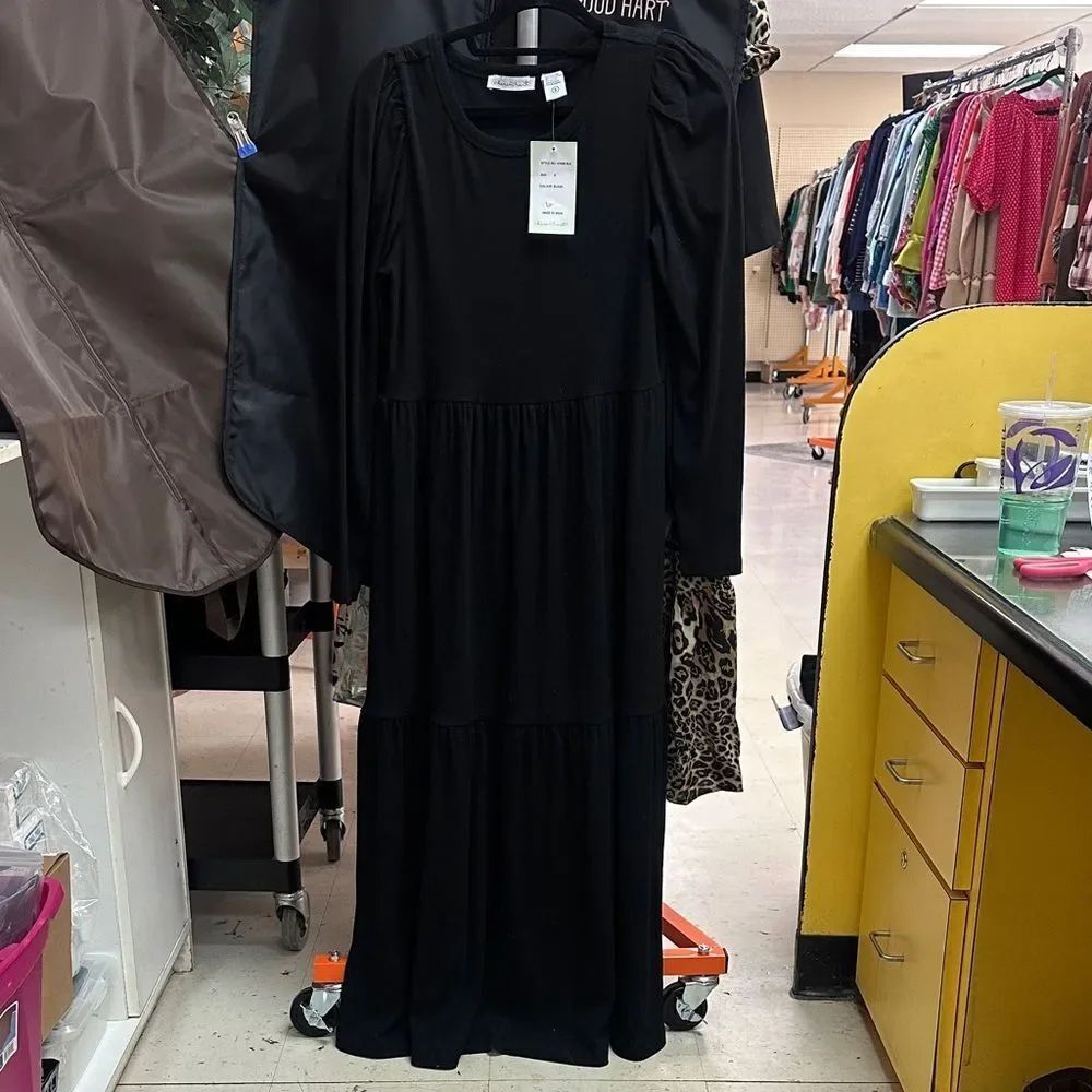 KEREN hart Elegant Black Maxi Dress